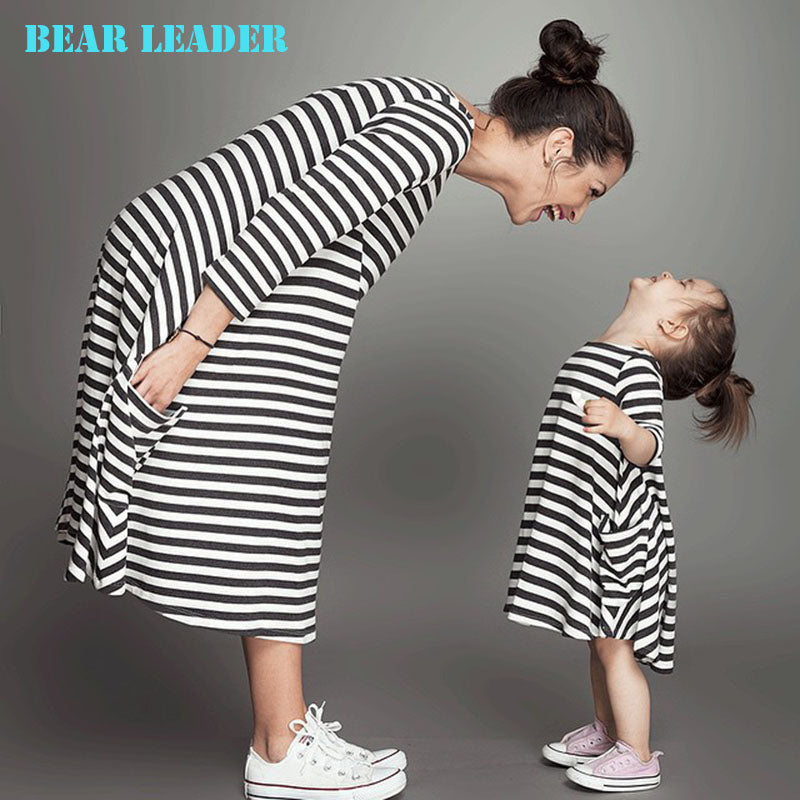 Bear Leader 2018 New Spring&Autumn Style Family Matching Outfits Mother And Daughter Fall Full Black Striped Dress Free Shipping